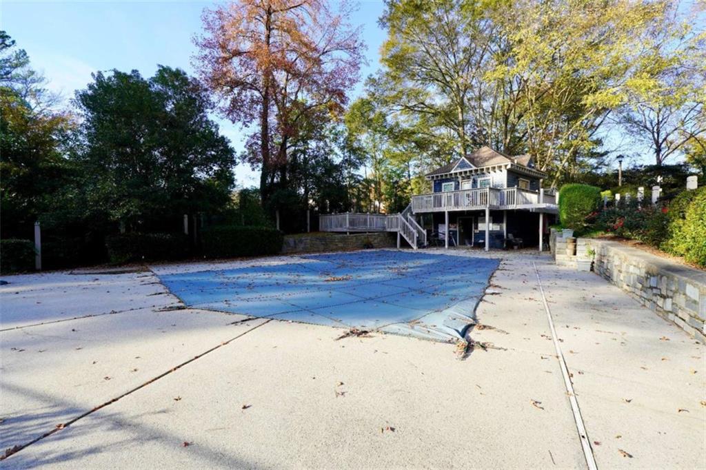 1482 North Crossing Circle Atlanta, GA 30329 - Photo 27 of 34 a view of a yard with plants and trees