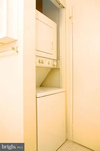 $2,000 | 2031-3 South Street, Unit 233, Philadelphia, PA 19146