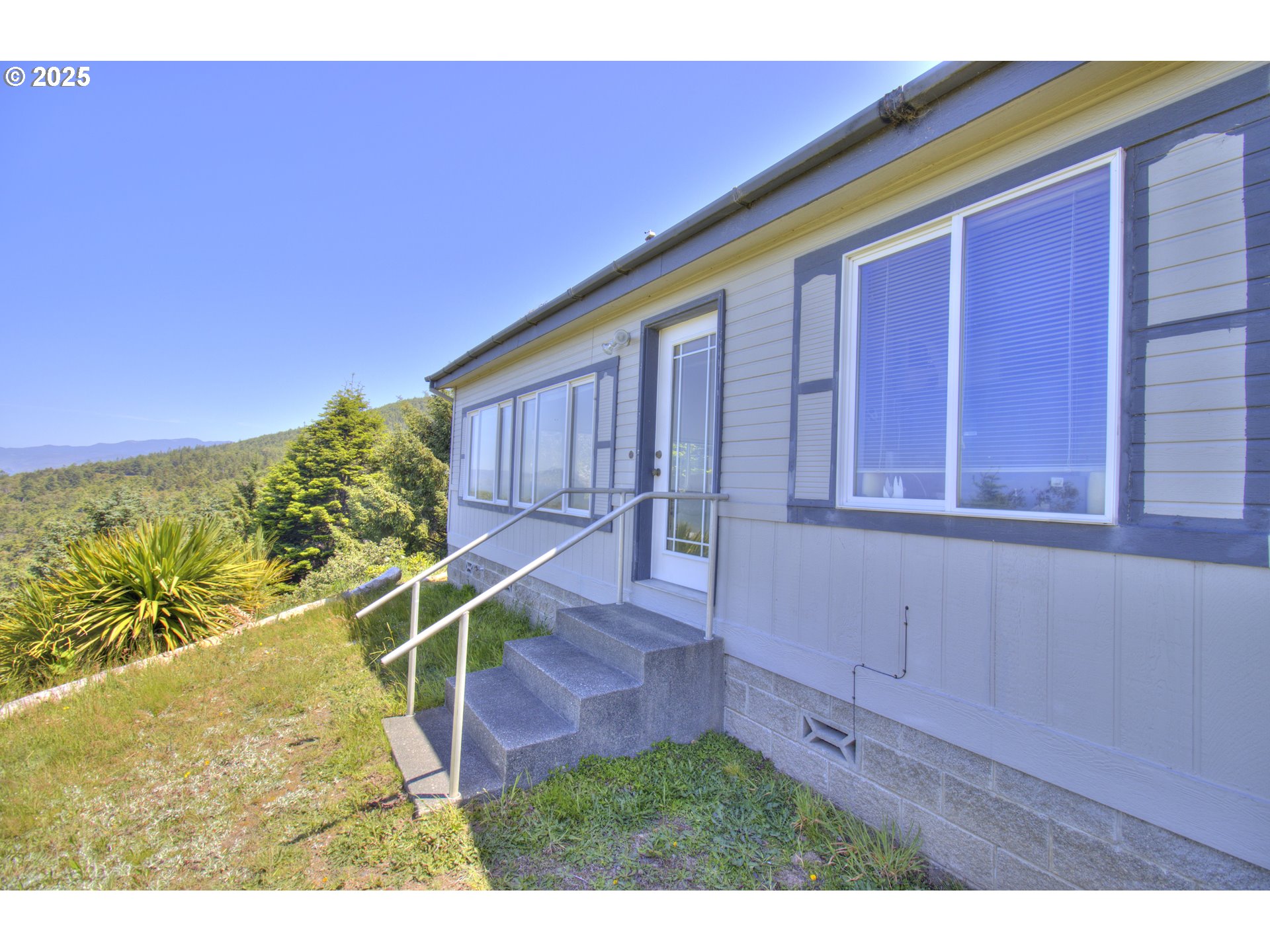 94760 Adams Hill Road Gold Beach, OR 97444 - Photo 18 of 47 Yard