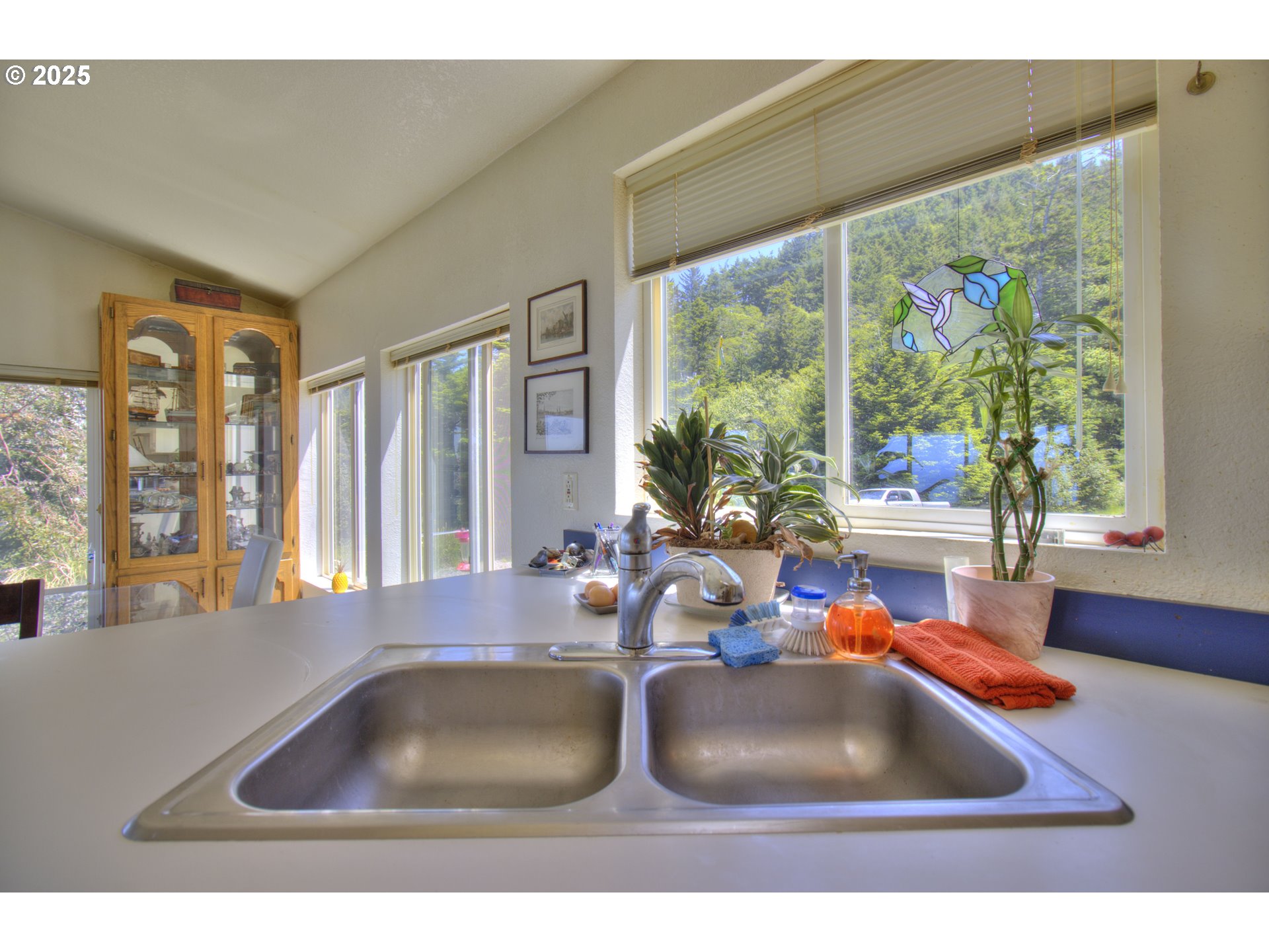 94760 Adams Hill Road Gold Beach, OR 97444 - Photo 27 of 47 Kitchen