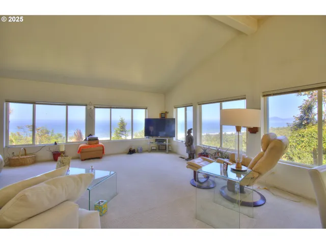 $695,000 | 94760 Adams Hill Road, Gold Beach, OR 97444