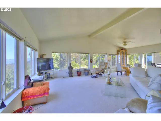 $695,000 | 94760 Adams Hill Road, Gold Beach, OR 97444