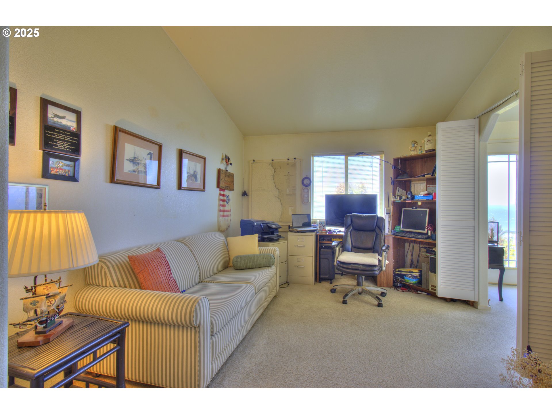 94760 Adams Hill Road Gold Beach, OR 97444 - Photo 35 of 47 Den/Office