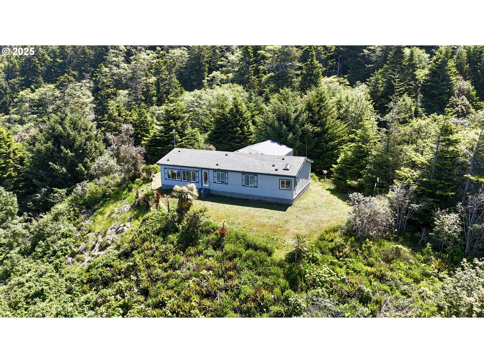 94760 Adams Hill Road Gold Beach, OR 97444 - Photo 5 of 47