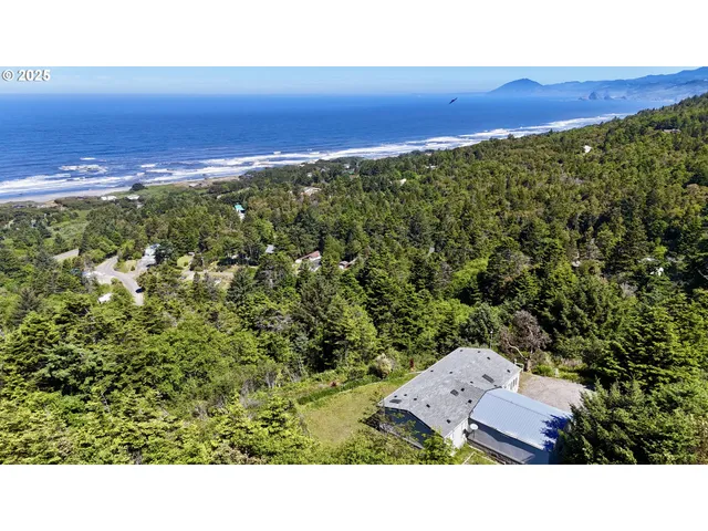 $695,000 | 94760 Adams Hill Road, Gold Beach, OR 97444