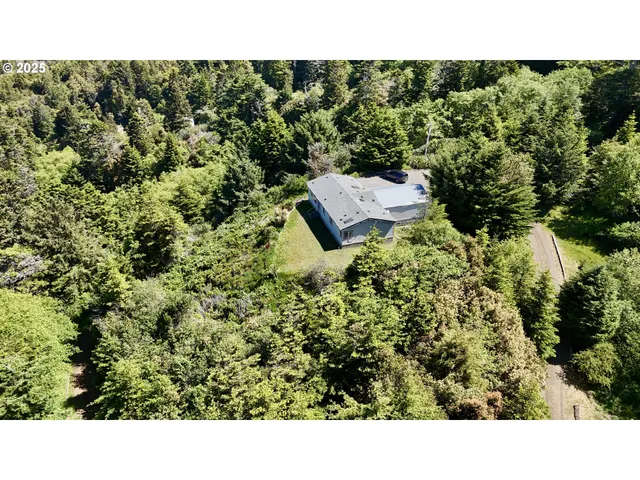 $695,000 | 94760 Adams Hill Road, Gold Beach, OR 97444