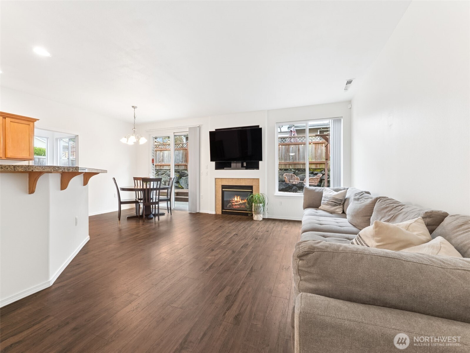 3101 Southeast 10th Street, Unit 1017 Renton, WA 98058 - Photo 5 of 28