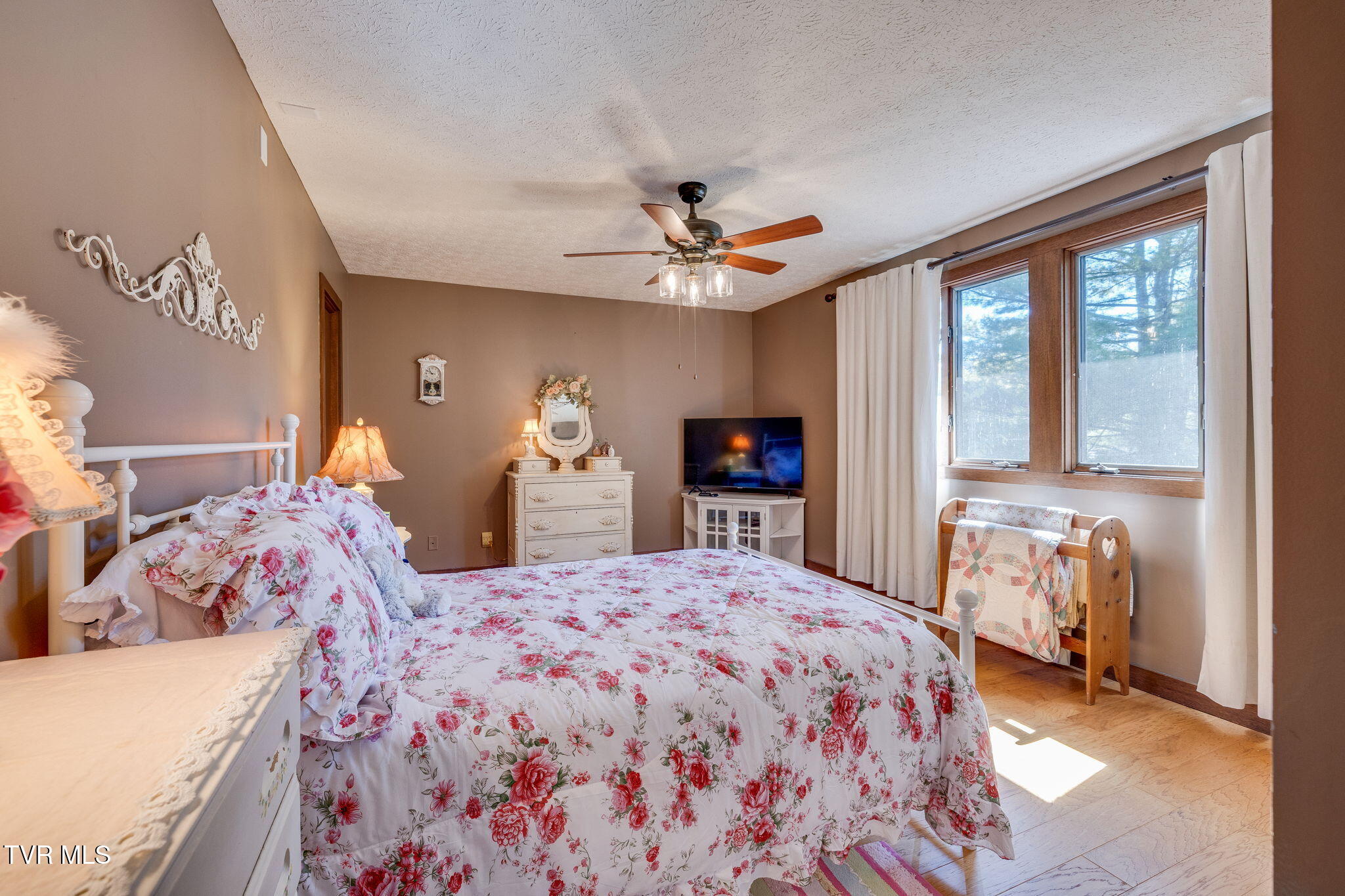 137 Columbine Road Kingsport, TN 37660 - Photo 33 of 65 032