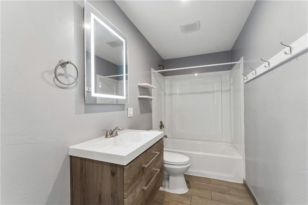 657 Southwest 701st Road Centerview, MO 64019 - Photo 41 of 62