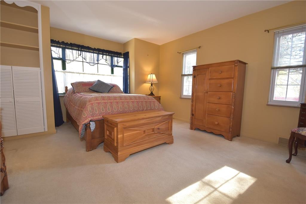 323 Vanadium Road Pittsburgh, PA 15243 - Photo 8 of 24