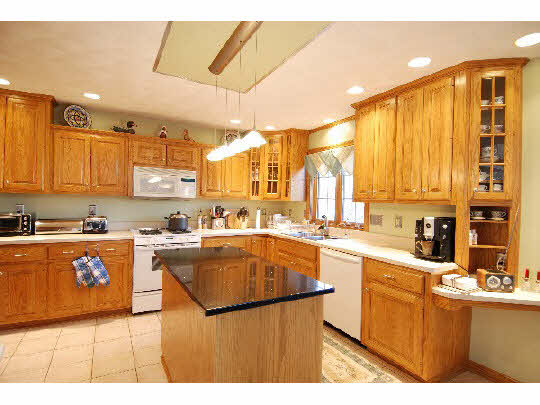 808 Boulder Ridge Drive Belvidere, IL 61008 - Photo 4 of 11 Gallery Image 4
