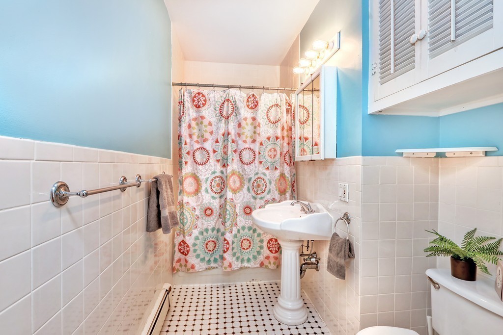 224 Chestnut Street, Unit 2 Cambridge, MA 02139 - Photo 11 of 17