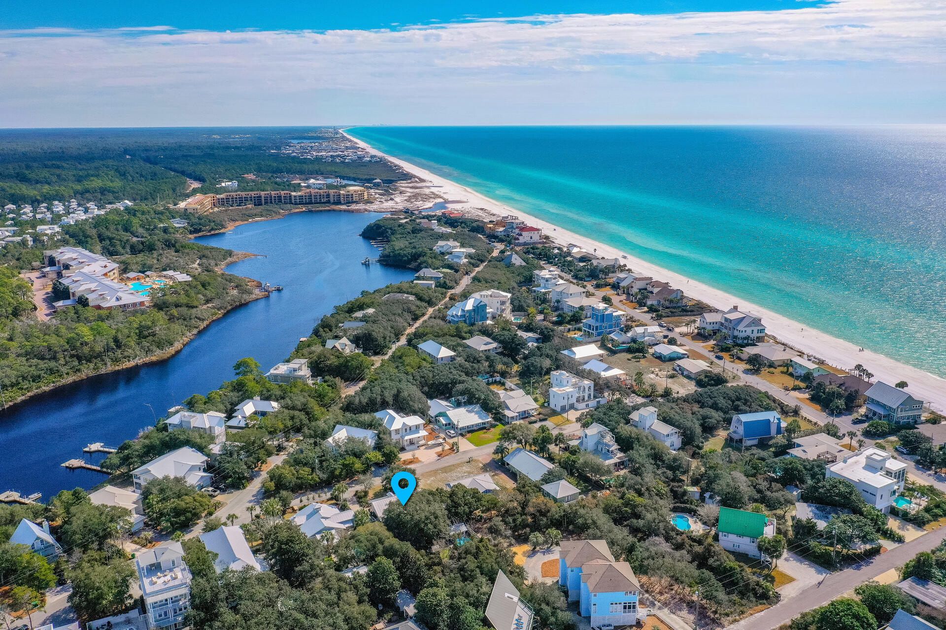a view of a houses with a yard