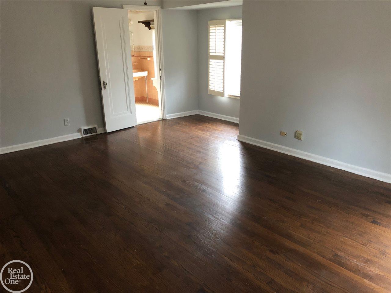 813 Pemberton Road Grosse Pointe, MI 48230 - Photo 34 of 41 50008123-33.JPG