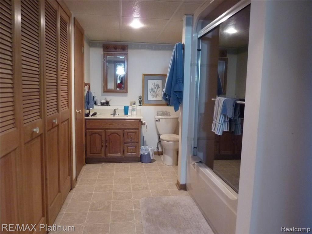 6290 Bennett Lake Road Fenton, MI 48430 - Photo 3 of 20 Gallery Image 3