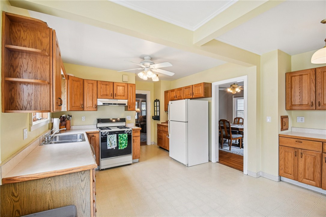 136 Avondale Road Irondequoit, NY 14622 - Photo 15 of 35