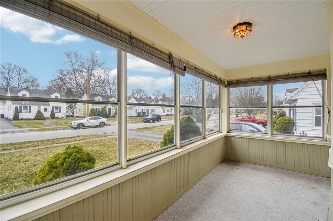136 Avondale Road Irondequoit, NY 14622 - Photo 5 of 35