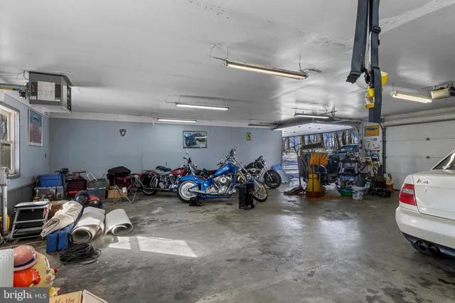 $975,000 | 225 Black Road, Quarryville, PA 17566