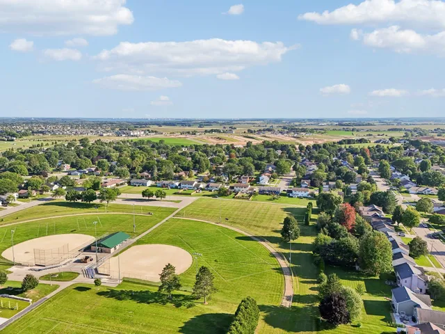 $479,800 | 1007 Eric Lane, Waunakee, WI 53597