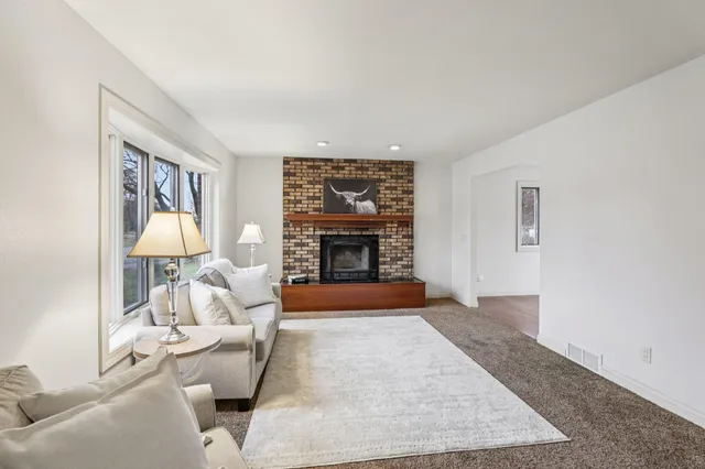 $479,800 | 1007 Eric Lane, Waunakee, WI 53597