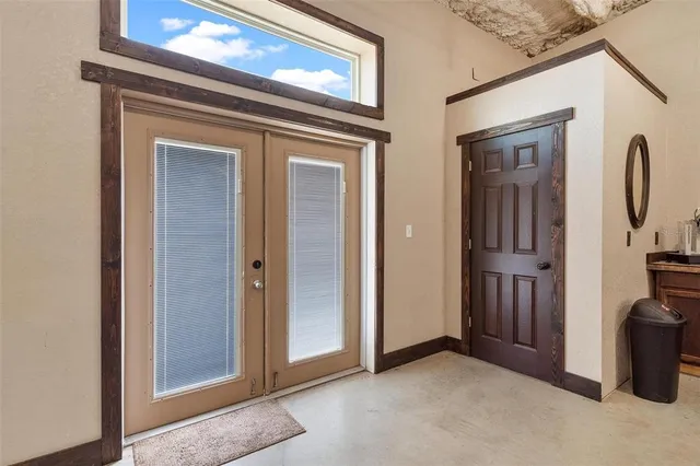 $1,200,000 | 7086 Number 2 Road, Howey-in-the-Hills, FL 34737