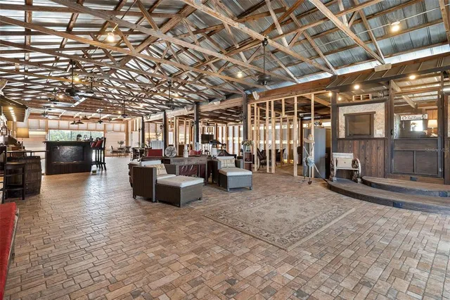 $1,200,000 | 7086 Number 2 Road, Howey-in-the-Hills, FL 34737