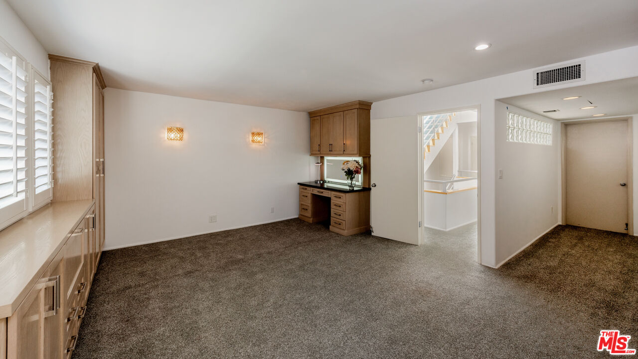20 Voyage Street Marina del Rey, CA 90292 - Photo 19 of 28 an empty room with closet and windows