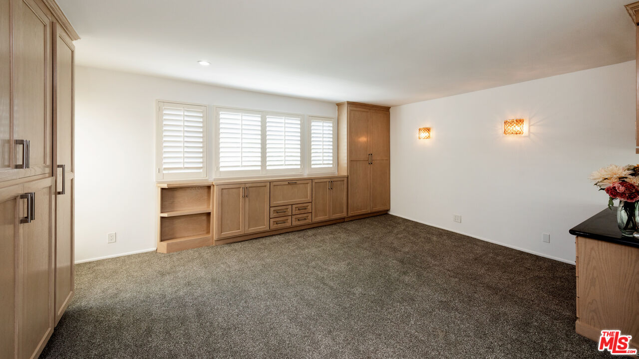 20 Voyage Street Marina del Rey, CA 90292 - Photo 20 of 28 an empty room with windows
