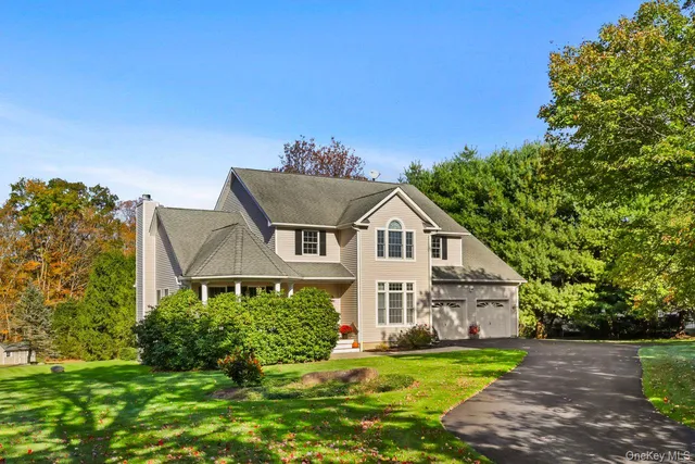 $775,000 | 4 Mane Way, Pawling, NY 12564