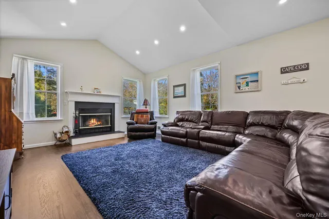 $775,000 | 4 Mane Way, Pawling, NY 12564