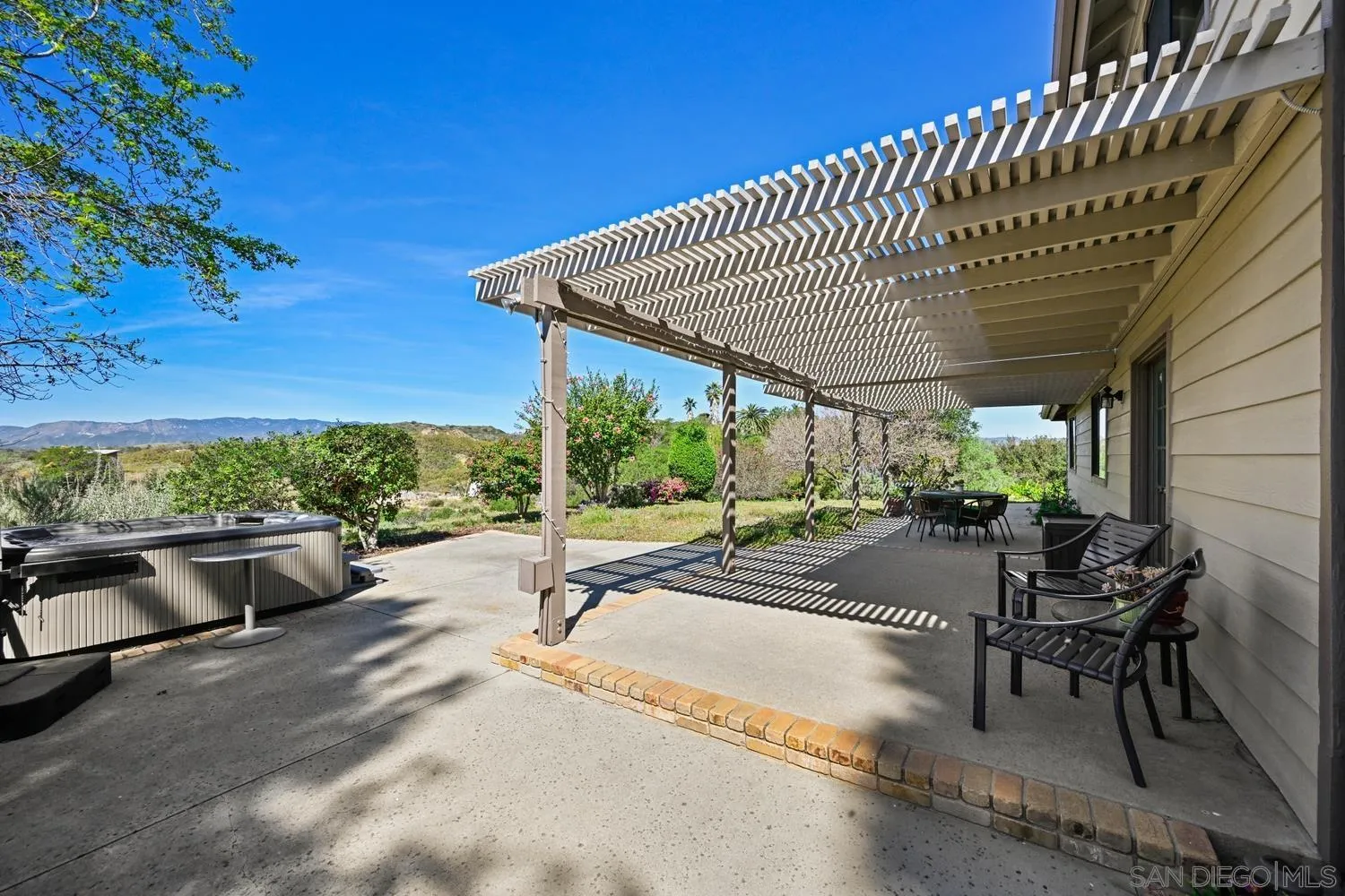 1282 Olive Avenue Fallbrook, CA 92028 - Photo 33 of 55 a patio with table and chairs