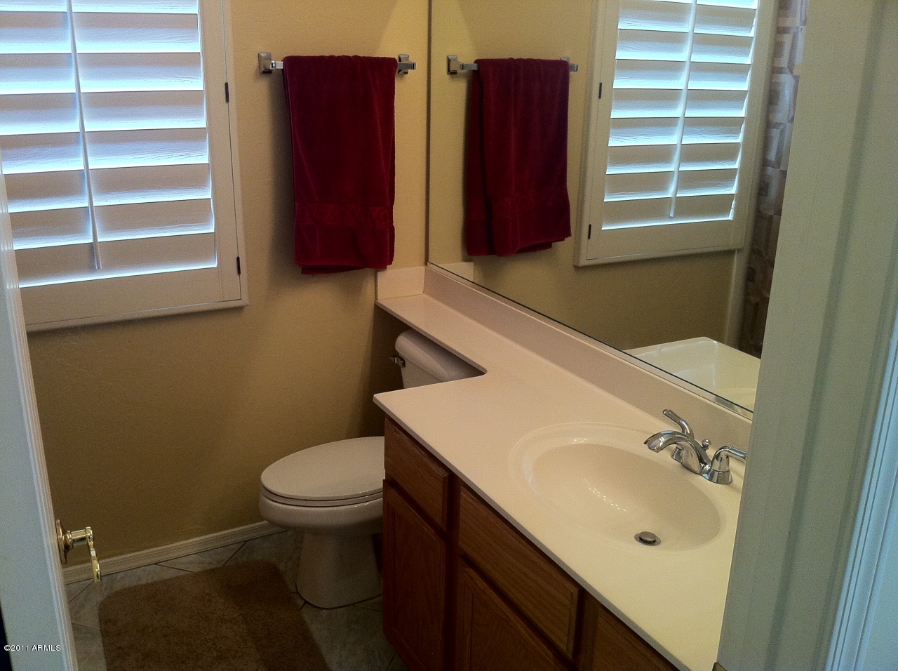 4535 East Swilling Road Phoenix, AZ 85050 - Photo 7 of 13 Guest Bathroom