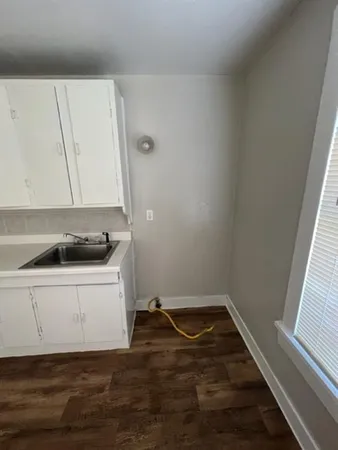 a view of utility room