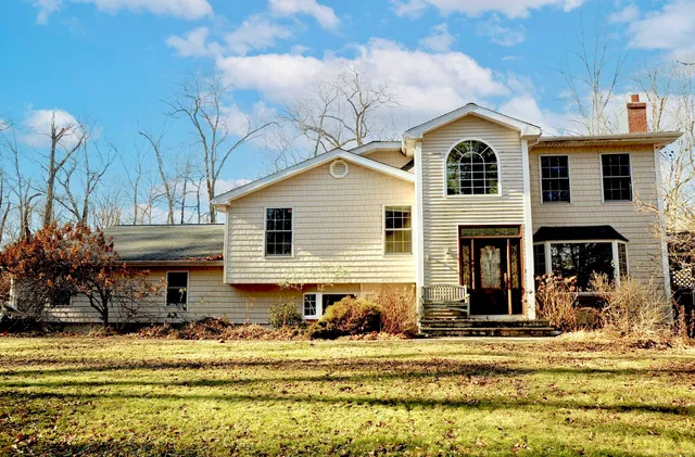 $850,000 | 113 Winthrop Road, Westbrook, CT 06498