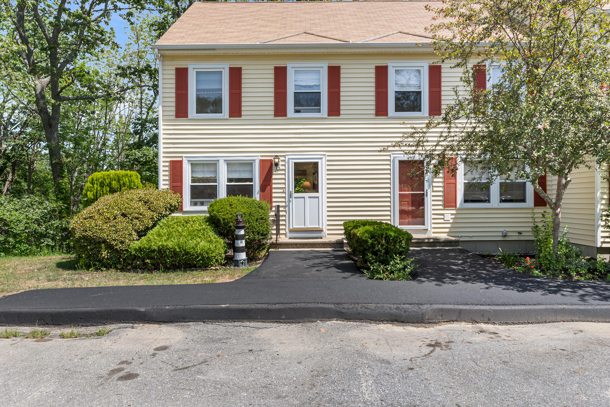 40 Powder Mill Drive, Unit 40 Kennebunk, ME 04043 - Photo 2 of 27 40 Powder Mill Dr, Kennebunk, ME-07