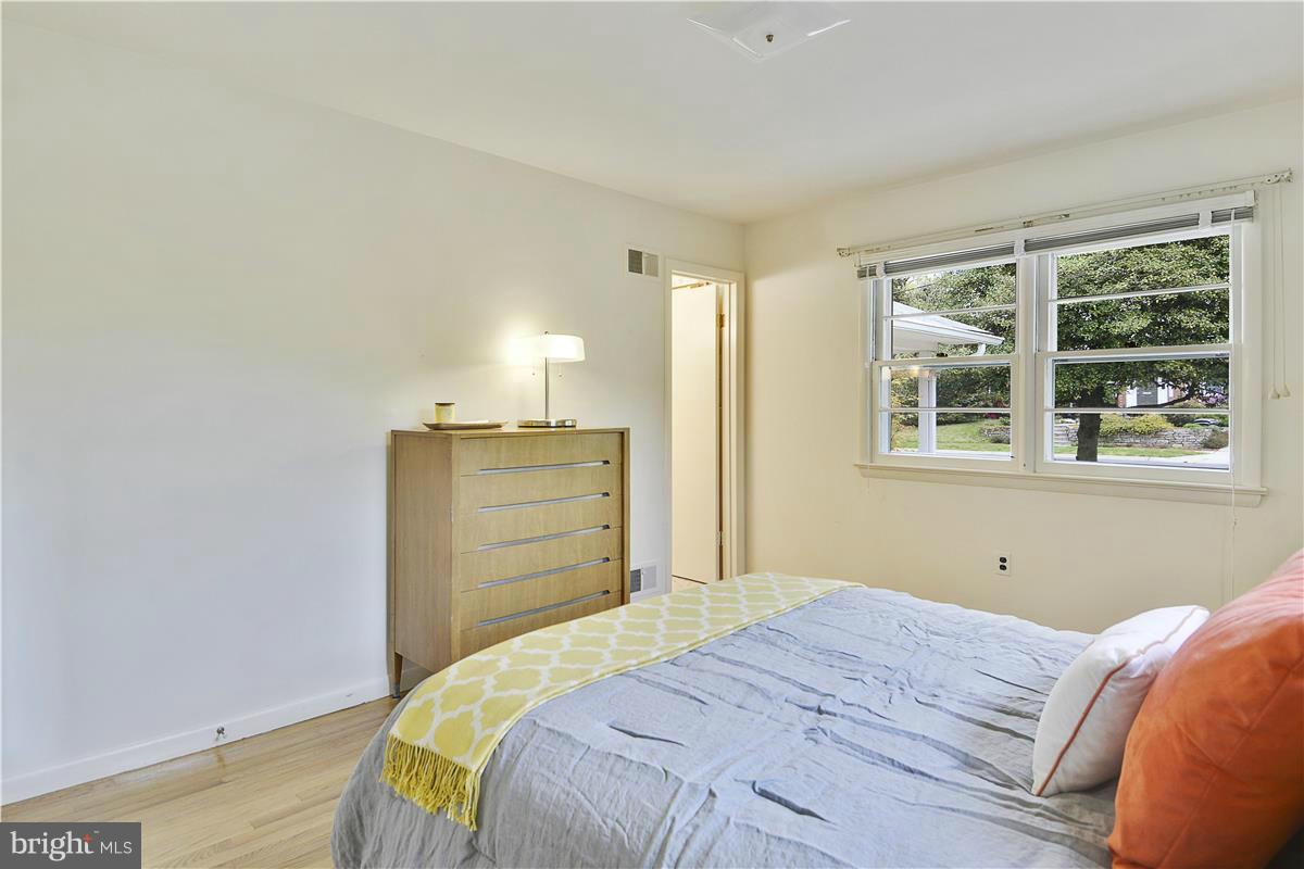 11412 Kenton Place Silver Spring, MD 20902 - Photo 13 of 29 Bedroom (Master)