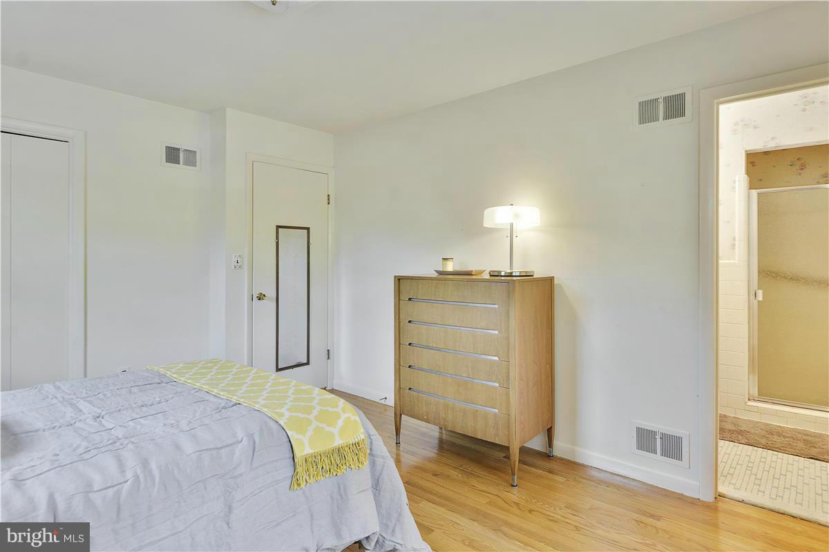 11412 Kenton Place Silver Spring, MD 20902 - Photo 14 of 29 Bedroom (Master)