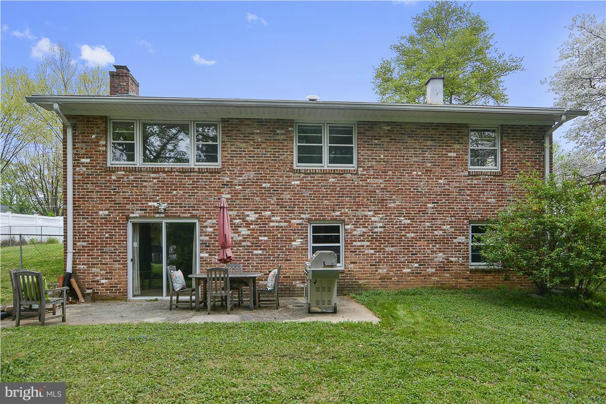 11412 Kenton Place Silver Spring, MD 20902 - Photo 24 of 29 Exterior (Rear)