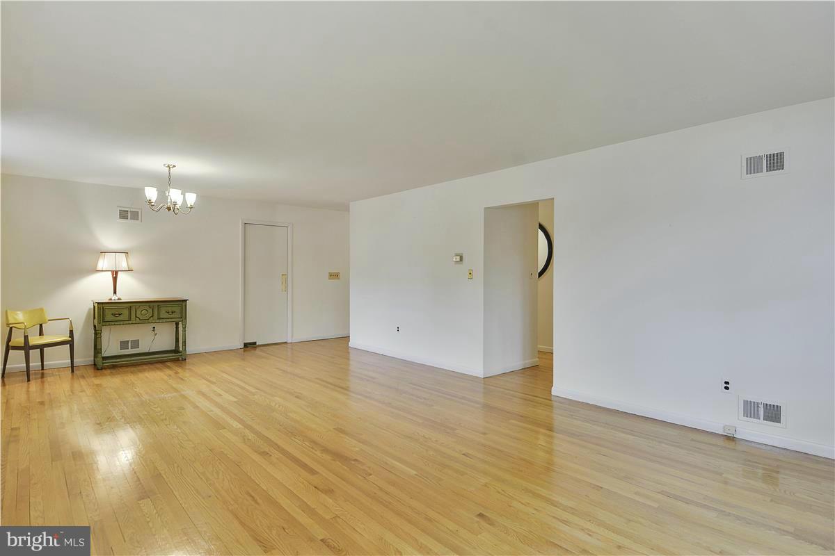 11412 Kenton Place Silver Spring, MD 20902 - Photo 10 of 29 Dining Room