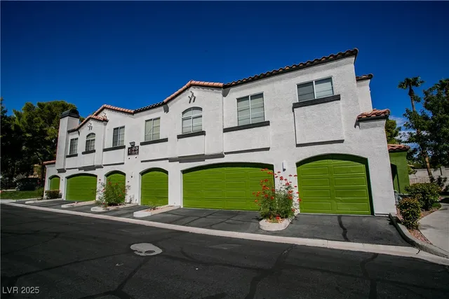 $1,906 | 2675 Windmill Parkway, Unit 2924, Henderson, NV 89074