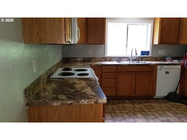 52535 Big Creek Road Myrtle Point, OR 97458 - Photo 15 of 31 Gallery Image 15