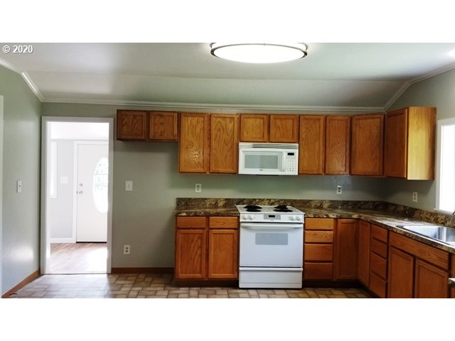 52535 Big Creek Road Myrtle Point, OR 97458 - Photo 16 of 31 Gallery Image 16