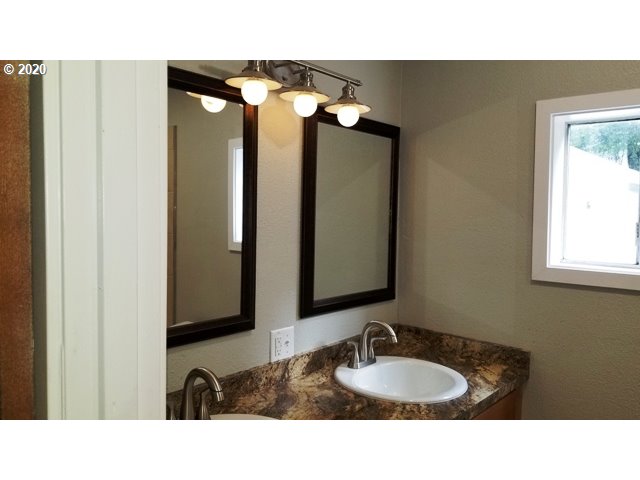 52535 Big Creek Road Myrtle Point, OR 97458 - Photo 23 of 31 Gallery Image 23