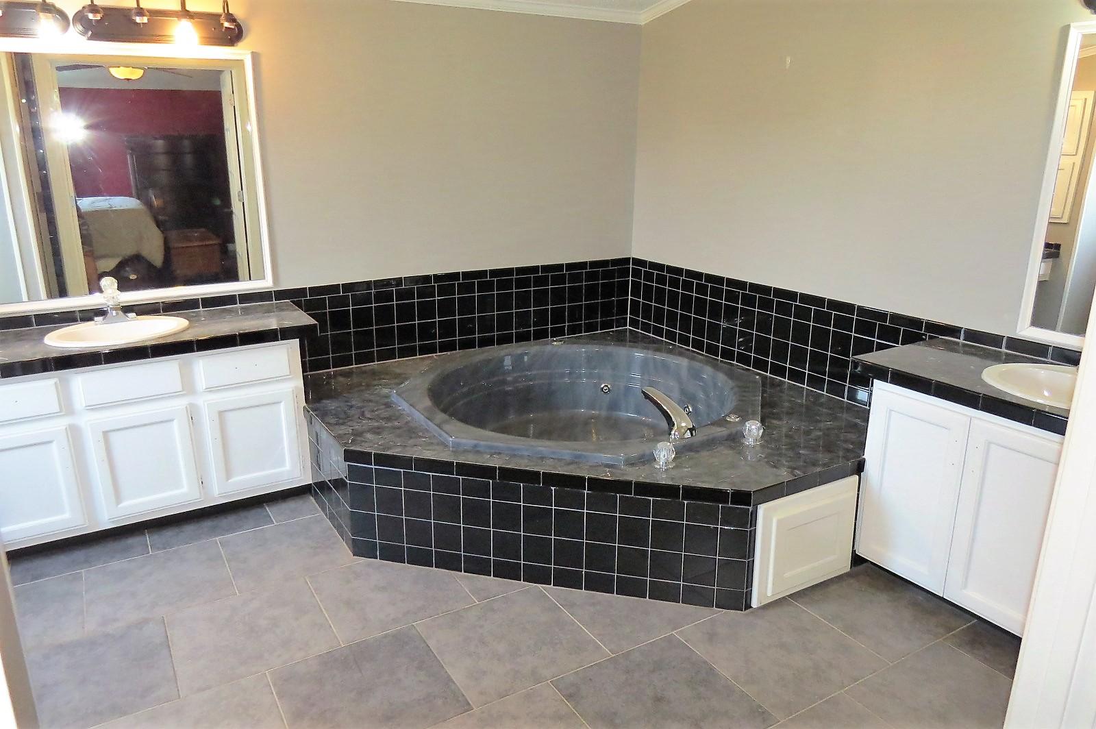 5035 Rutledge Pike Rutledge, TN 37861 - Photo 21 of 29 Master Bathroom (4)