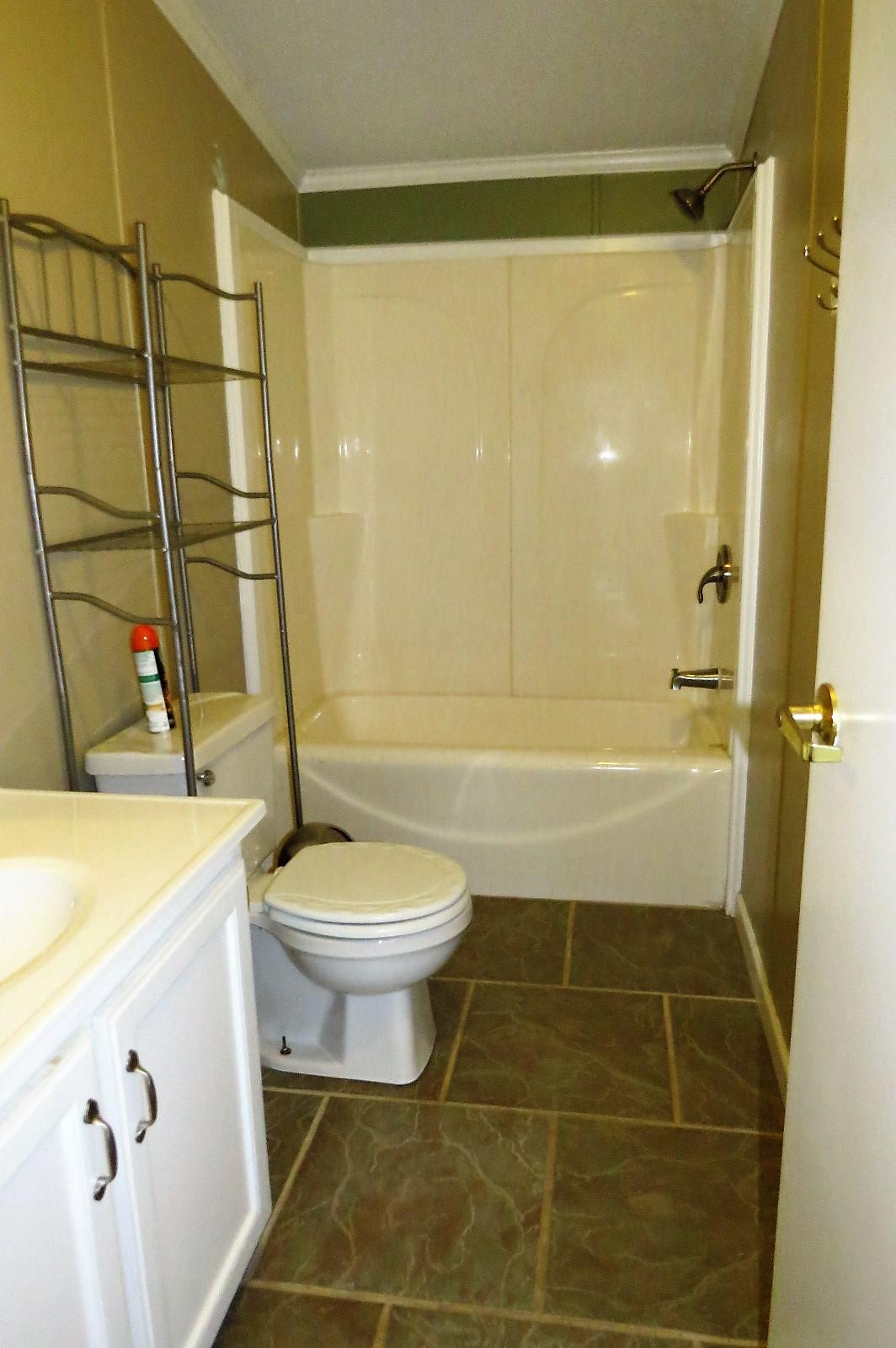 5035 Rutledge Pike Rutledge, TN 37861 - Photo 25 of 29 Full Bathroom