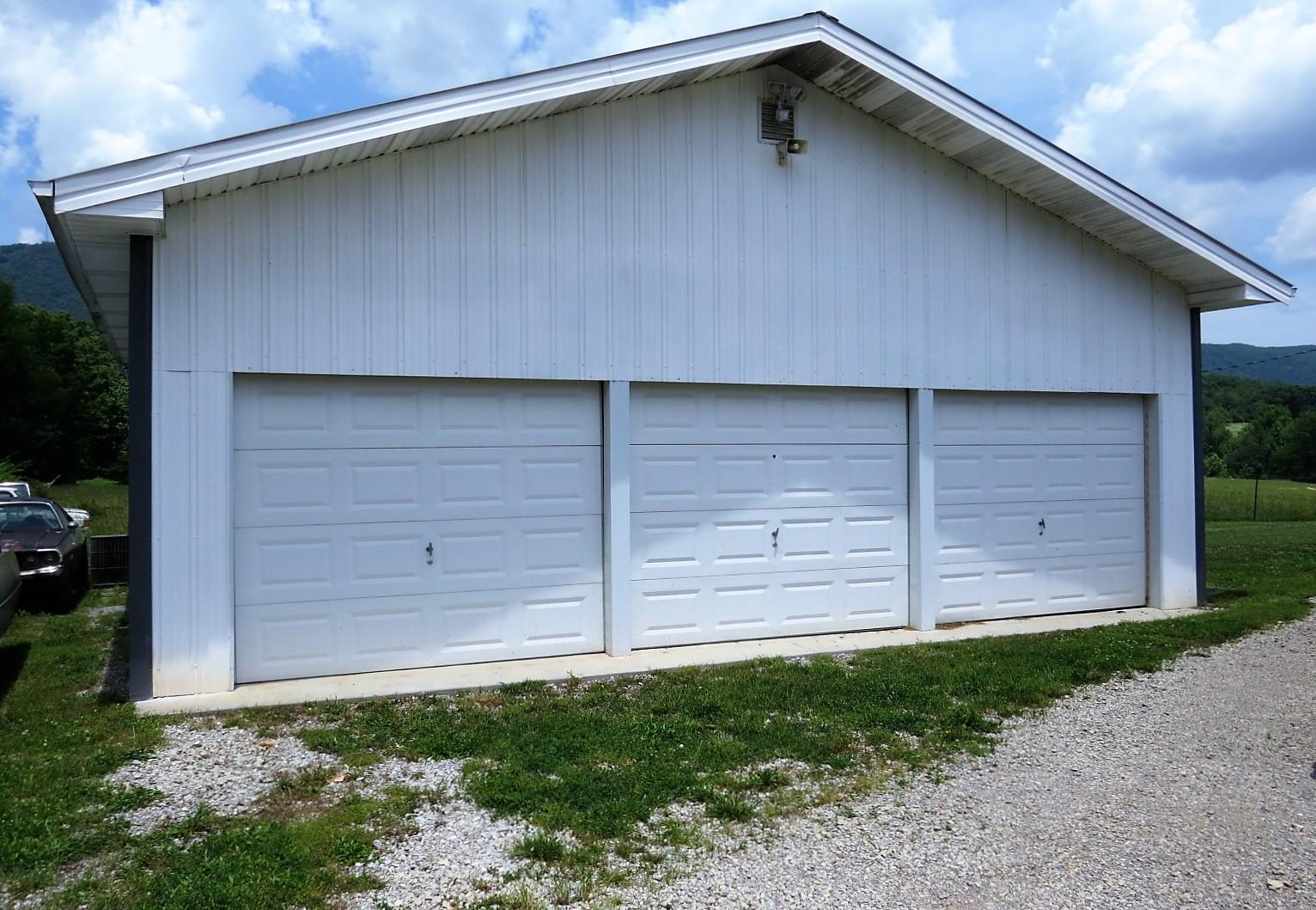 5035 Rutledge Pike Rutledge, TN 37861 - Photo 28 of 29 Three car garage
