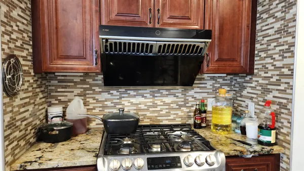 $2,500 | 513 South Brooks Street, Madison, WI 53715