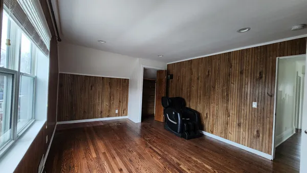 $2,500 | 513 South Brooks Street, Madison, WI 53715