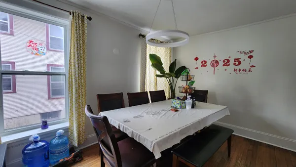 $2,500 | 513 South Brooks Street, Madison, WI 53715