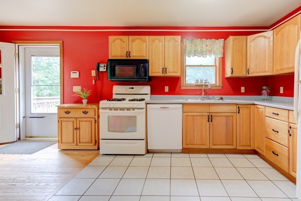 47 Leyden Road Greenfield, MA 01301 - Photo 11 of 39 Gallery Image 11